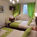 Kyriad Hyper Centre Hotel, Appartements, Seminaires Et Soins Sothys Paris 3* ソミュール