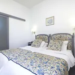 Hotel Kyriad Hyper Centre Hotel, Appartements, Seminaires Et Soins Sothys Paris Saumur