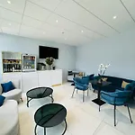 Kyriad Hyper Centre Hotel, Appartements, Seminaires Et Soins Sothys Paris 3*