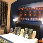 Kyriad Hyper Centre Hotel, Appartements, Seminaires Et Soins Sothys Paris ホテル ソミュール