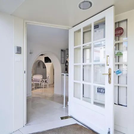 호텔 Kyriad Hyper Centre Hotel, Appartements, Seminaires Et Soins Sothys Paris 3*