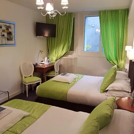 Kyriad Hyper Centre Hotel, Appartements, Seminaires Et Soins Sothys Paris 3* Saumur