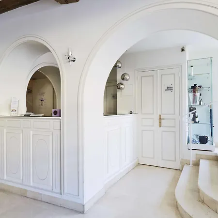 Kyriad Hyper Centre Hotel, Appartements, Seminaires Et Soins Sothys Paris