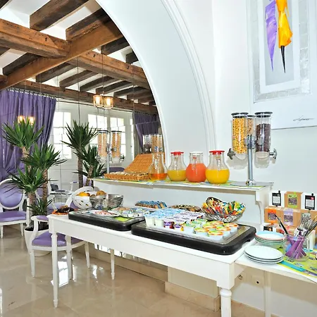 Kyriad Hyper Centre Hotel, Appartements, Seminaires Et Soins Sothys Paris 3*
