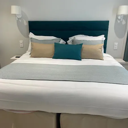 酒店 Kyriad Hyper Centre Hotel, Appartements, Seminaires Et Soins Sothys Paris 索米尔