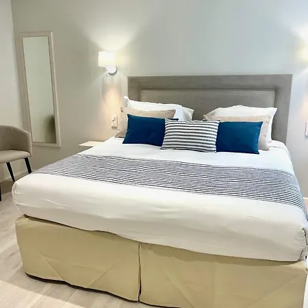 Kyriad Hyper Centre Hotel, Appartements, Seminaires Et Soins Sothys Paris