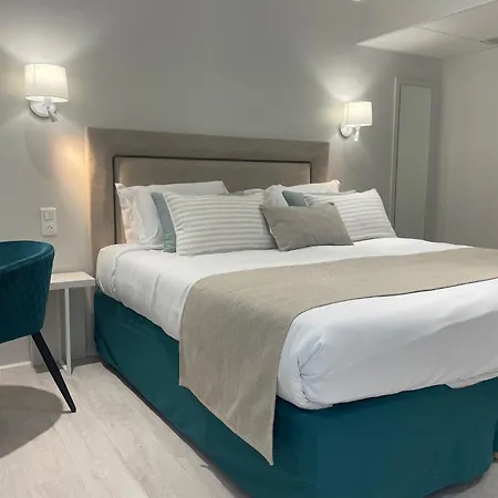 Kyriad Hyper Centre Hotel, Appartements, Seminaires Et Soins Sothys Paris 酒店