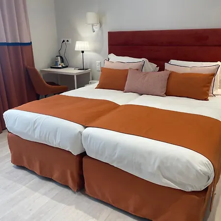 Kyriad Hyper Centre Hotel, Appartements, Seminaires Et Soins Sothys Paris 3*