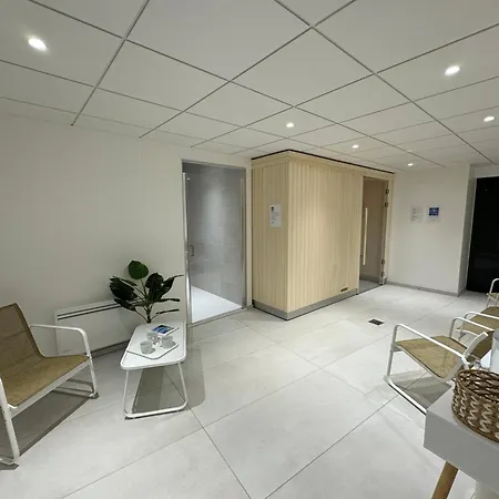 Kyriad Hyper Centre Hotel, Appartements, Seminaires Et Soins Sothys Paris Hotel Saumur