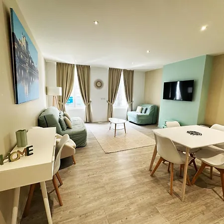 Kyriad Hyper Centre Hotel, Appartements, Seminaires Et Soins Sothys Paris Saumur