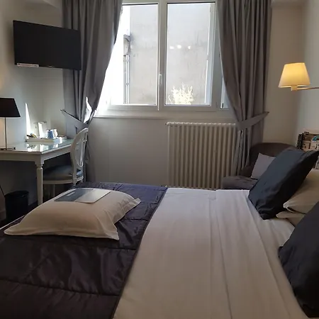 Kyriad Hyper Centre Hotel, Appartements, Seminaires Et Soins Sothys Paris מלון