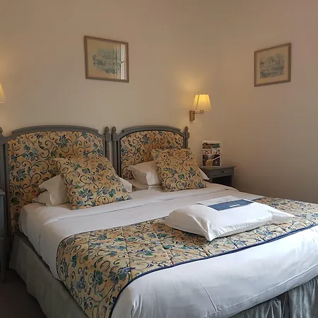 Kyriad Hyper Centre Hotel, Appartements, Seminaires Et Soins Sothys Paris Saumur