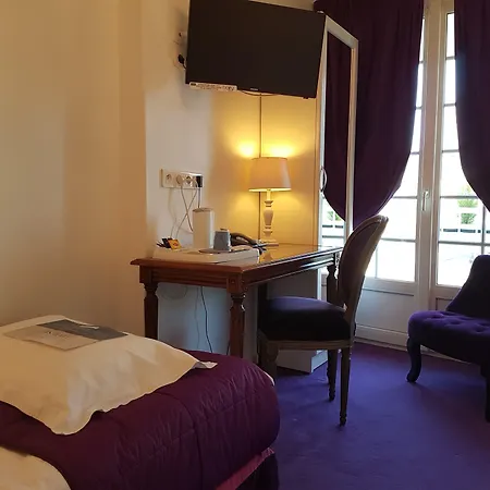 Hotel Kyriad Hyper Centre Hotel, Appartements, Seminaires Et Soins Sothys Paris Saumur