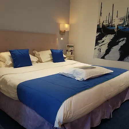 Kyriad Hyper Centre Hotel, Appartements, Seminaires Et Soins Sothys Paris 3*