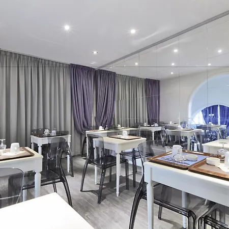 Kyriad Hyper Centre Hotel, Appartements, Seminaires Et Soins Sothys Paris