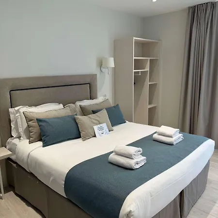 Kyriad Hyper Centre Hotel, Appartements, Seminaires Et Soins Sothys Paris Saumur