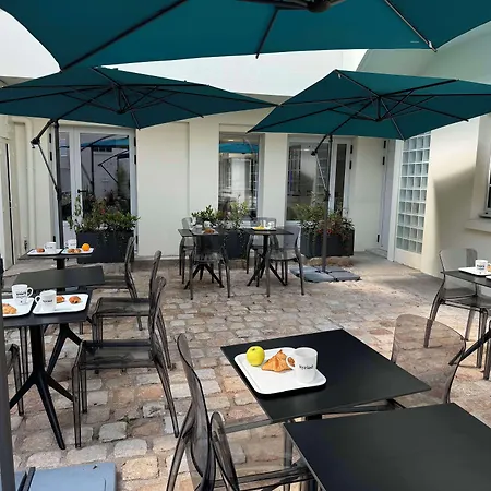 Kyriad Hyper Centre Hotel, Appartements, Seminaires Et Soins Sothys Paris 쏘뮤흐