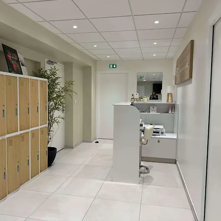 Kyriad Hyper Centre Hotel, Appartements, Seminaires Et Soins Sothys Paris Hotel Saumur