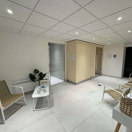 Kyriad Hyper Centre Hotel, Appartements, Seminaires Et Soins Sothys Paris