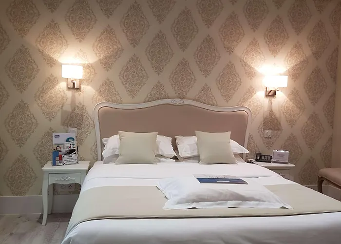 Hotel Kyriad Hyper Centre Hotel, Appartements, Seminaires Et Soins Sothys Paris