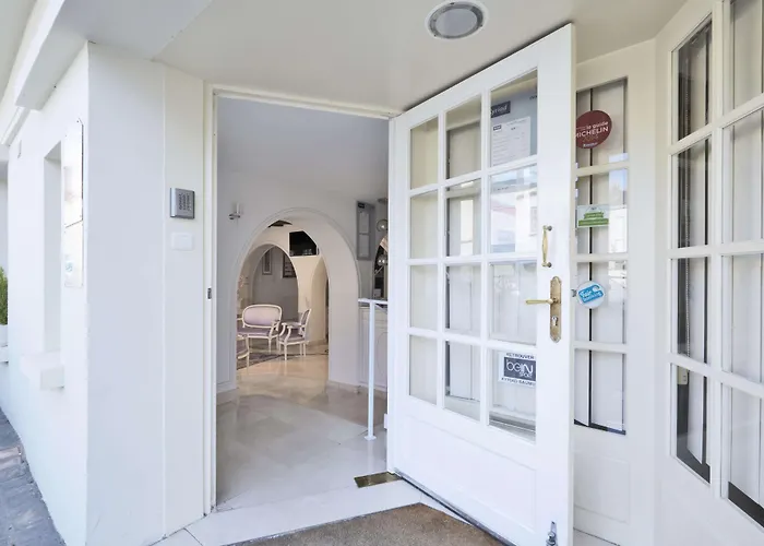 Hotel Kyriad Hyper Centre Hotel, Appartements, Seminaires Et Soins Sothys Paris 3*