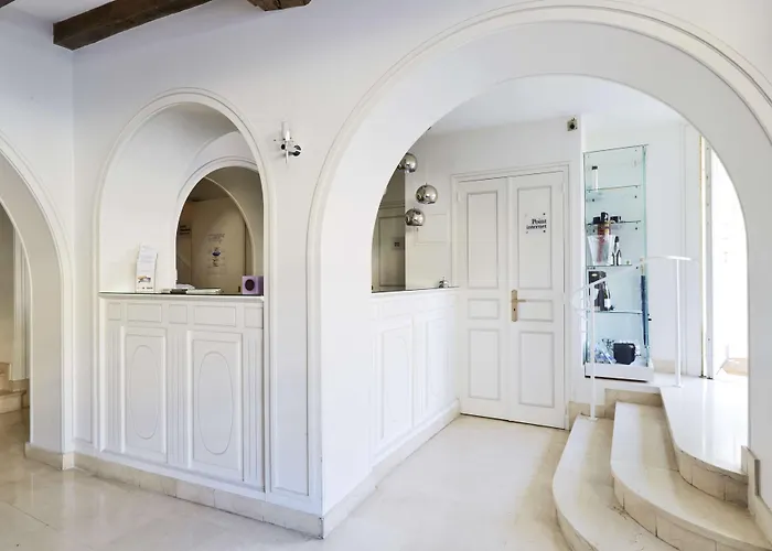 Kyriad Hyper Centre Hotel, Appartements, Seminaires Et Soins Sothys Paris