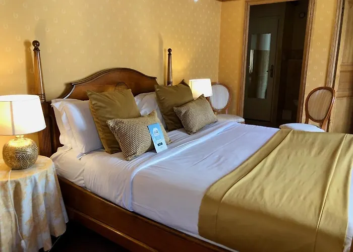 Kyriad Hyper Centre Hotel, Appartements, Seminaires Et Soins Sothys Paris Hotel Saumur