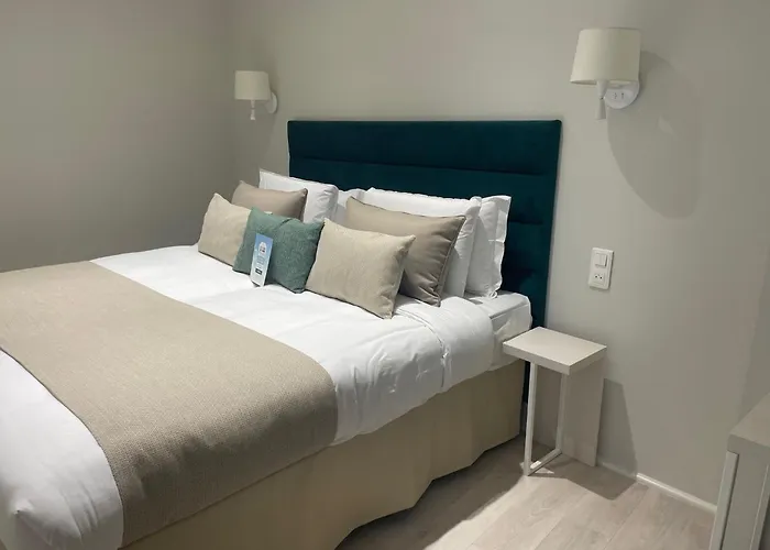 Kyriad Hyper Centre Hotel, Appartements, Seminaires Et Soins Sothys Paris Saumur