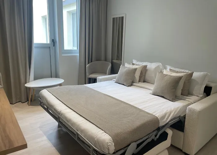 Kyriad Hyper Centre Hotel, Appartements, Seminaires Et Soins Sothys Paris 3* Saumur