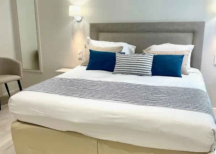 Kyriad Hyper Centre Hotel, Appartements, Seminaires Et Soins Sothys Paris