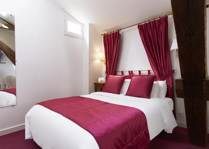 Hotel Kyriad Hyper Centre Hotel, Appartements, Seminaires Et Soins Sothys Paris 3*