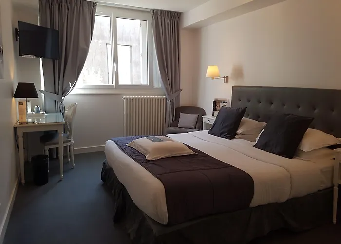 Kyriad Hyper Centre Hotel, Appartements, Seminaires Et Soins Sothys Paris 3*