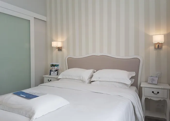 Kyriad Hyper Centre Hotel, Appartements, Seminaires Et Soins Sothys Paris Hotel