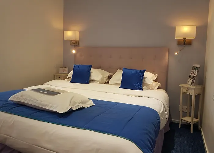 Kyriad Hyper Centre Hotel, Appartements, Seminaires Et Soins Sothys Paris 3*