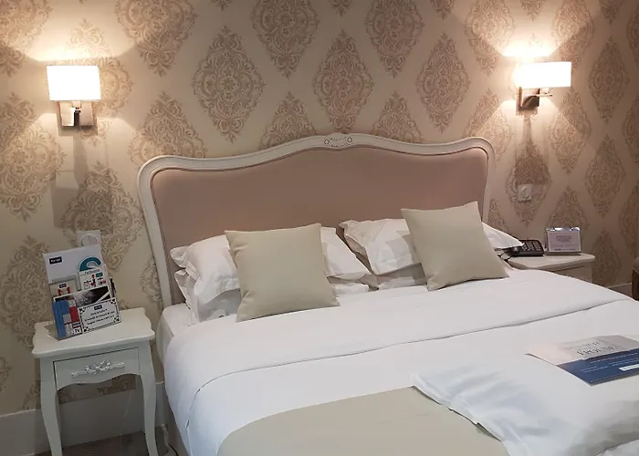 Kyriad Hyper Centre Hotel, Appartements, Seminaires Et Soins Sothys Paris