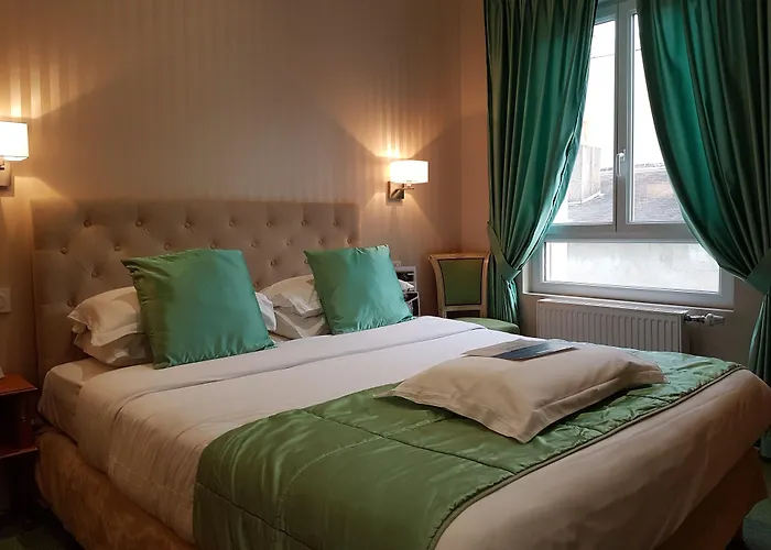 Kyriad Centre Hotel 3*