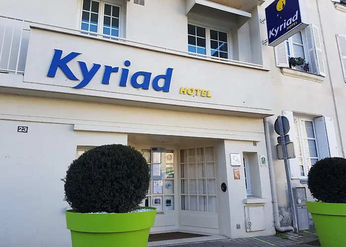 Kyriad Centre 3*