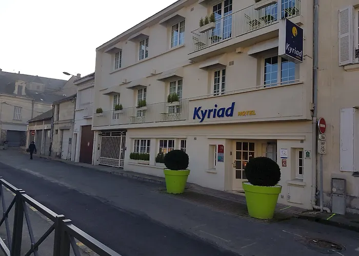 Kyriad Centre 3*