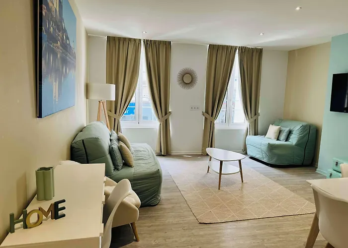 Kyriad Hyper Centre Hotel, Appartements, Seminaires Et Soins Sothys Paris Saumur