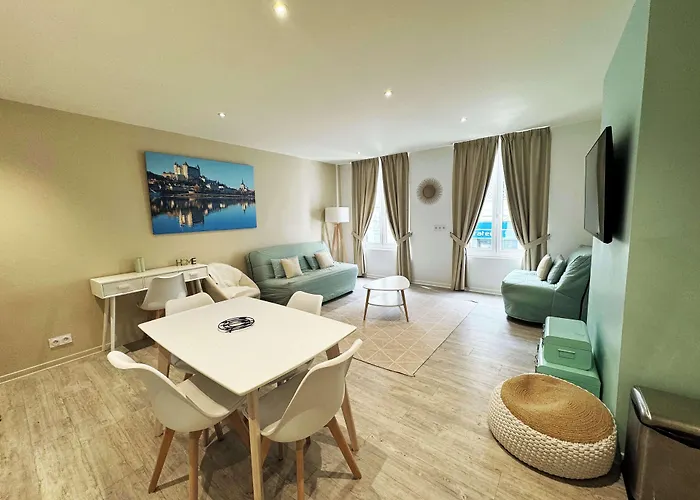 Hotel Kyriad Hyper Centre Hotel, Appartements, Seminaires Et Soins Sothys Paris Saumur